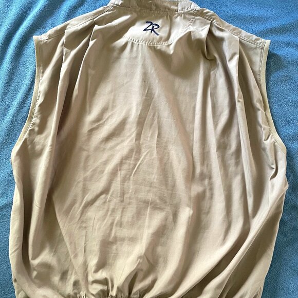 Men's  XL Wind Vest By Zero Restriction  Ronald McDonald House  Golf Classic - Picture 2 of 3